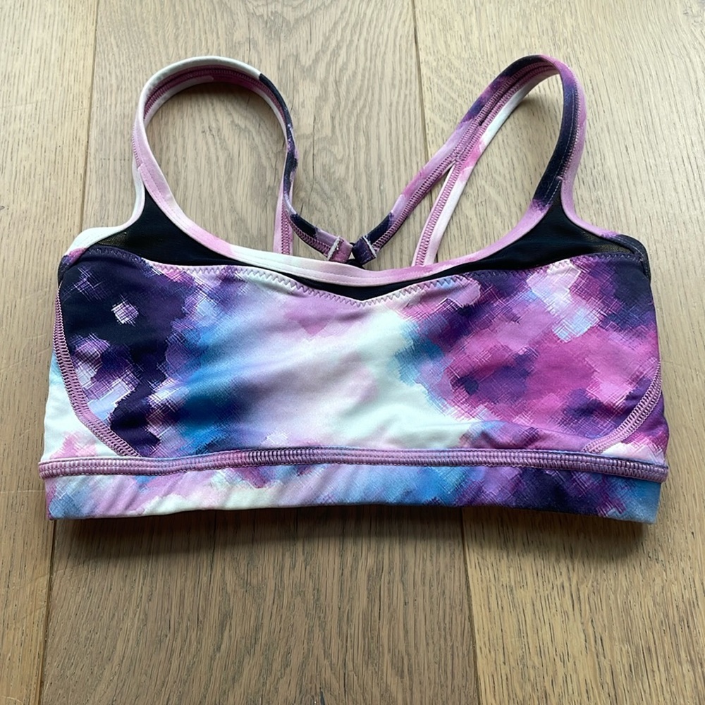 lululemon sports bra in a size 0